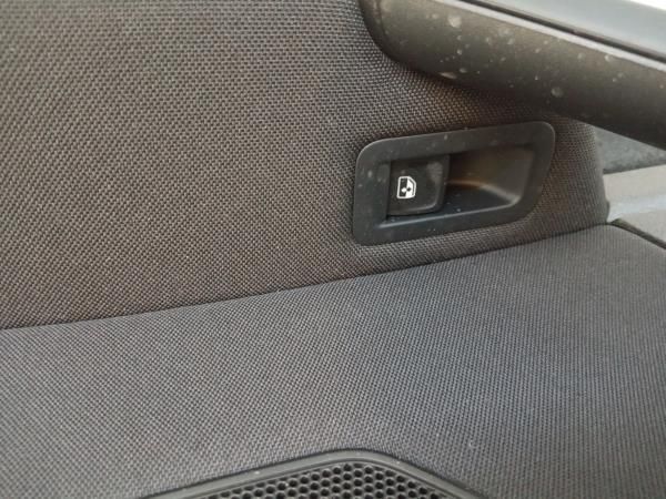 Comando / botão / interruptor vidros trás direito VOLKSWAGEN Golf VII