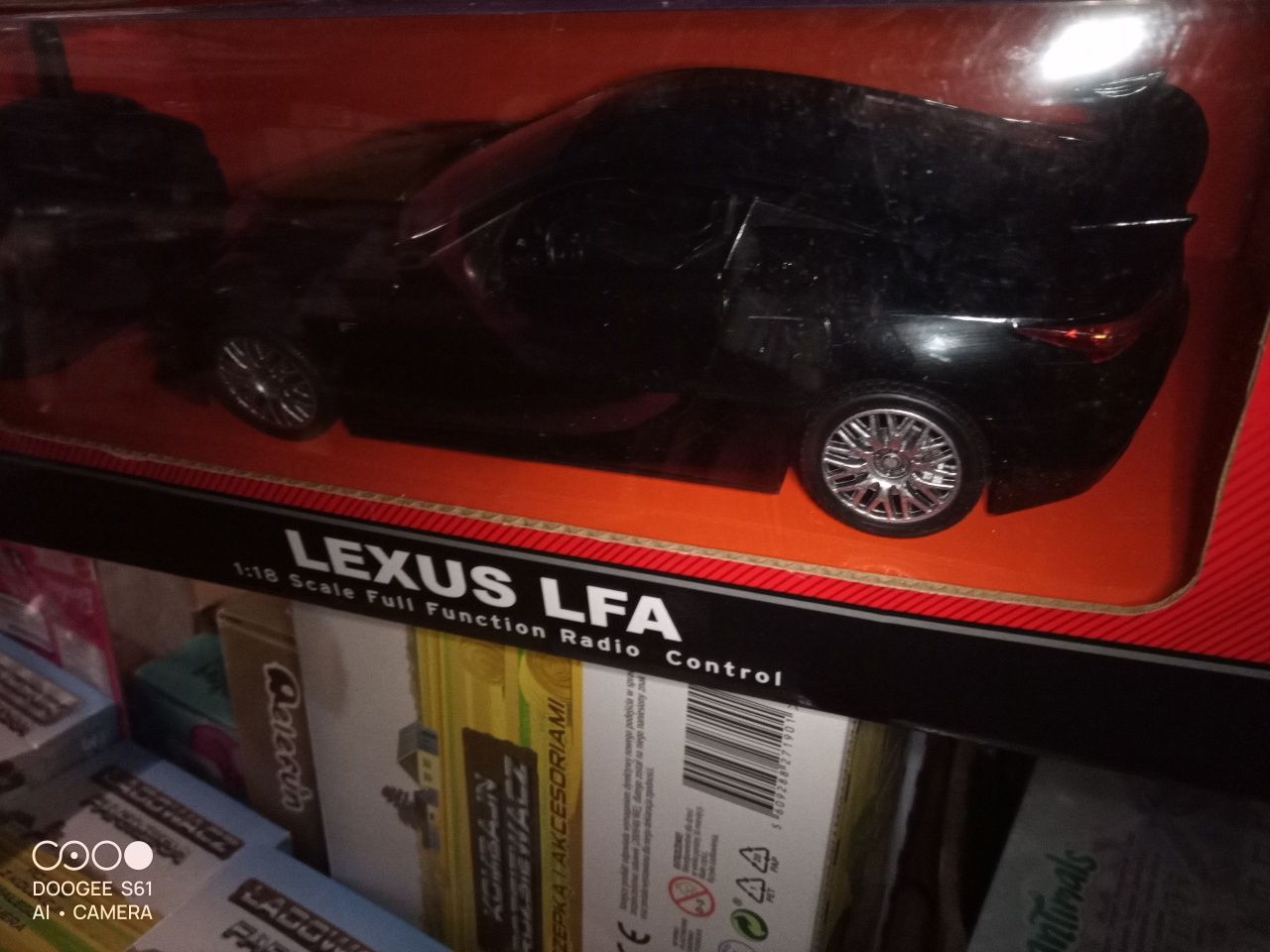 Nowy zdalnie sterowany samochód Lexus