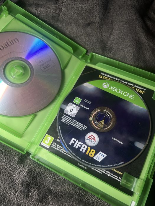 FIFA 18 na Xbox One + bonusowy dysk Verbatim