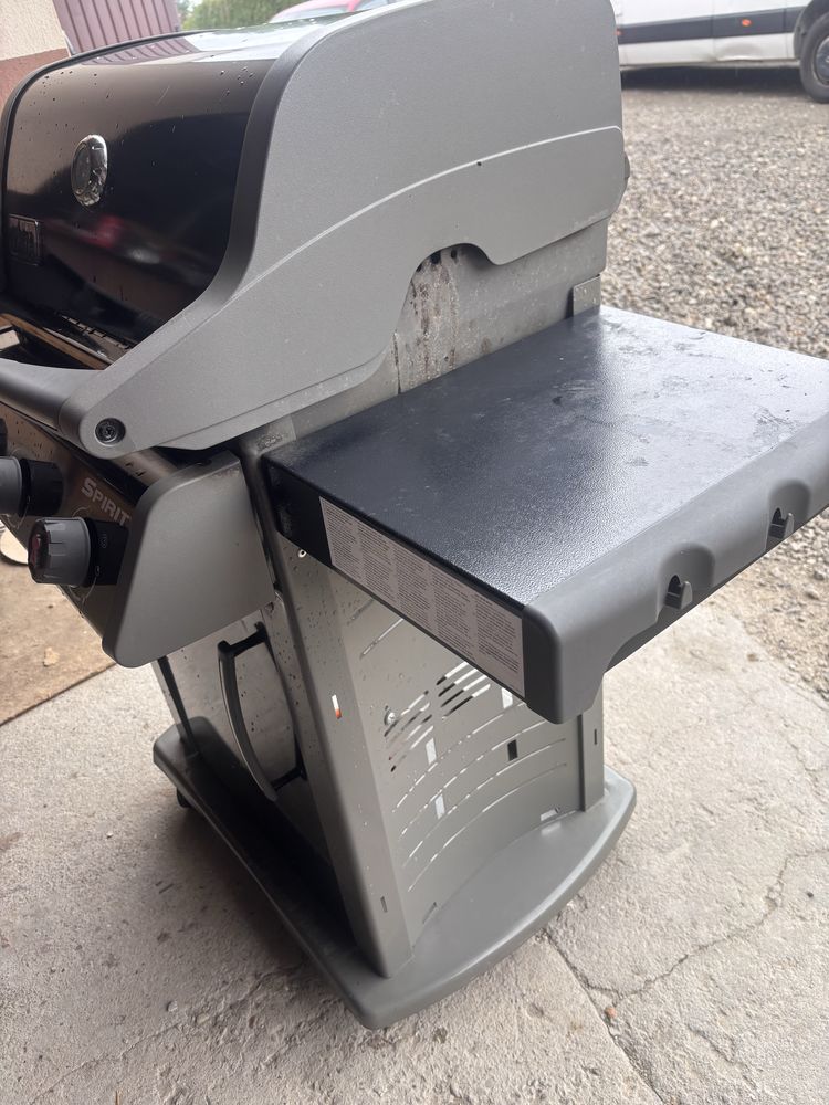 Grill Gazowy Weber z palnikiem bocznym