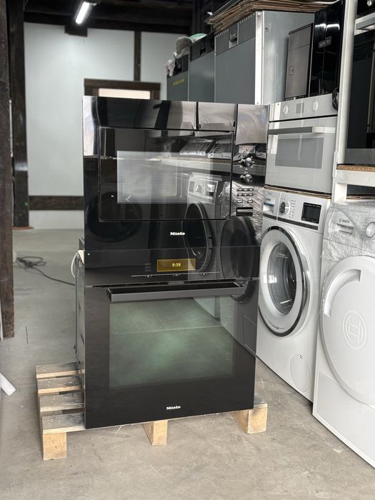 Комплект Miele M 8260-2 + H5681BP — духова шафа та мікрохвильова піч