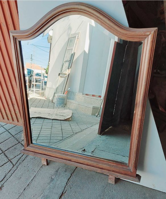 Espelho antigo em madeira maciça