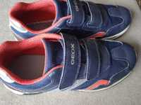Відмінні кросівки Geox, розмір 36, устілка 23,5см.