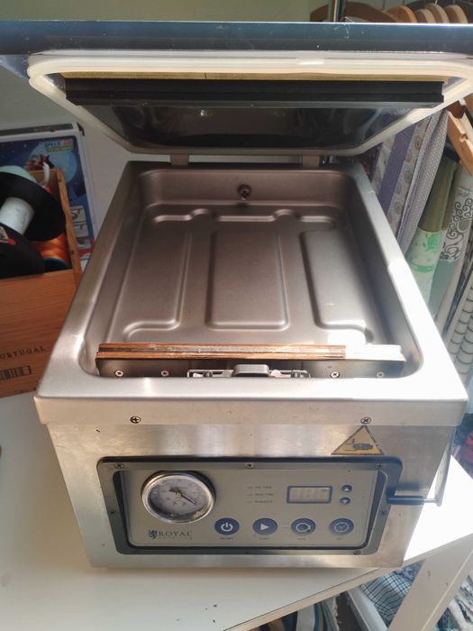 Máquina de selar a Vácuo Royal , para peças