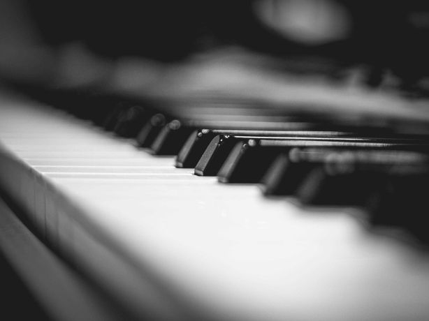 Nauka gry na pianinie, keyboardzie i gitarze