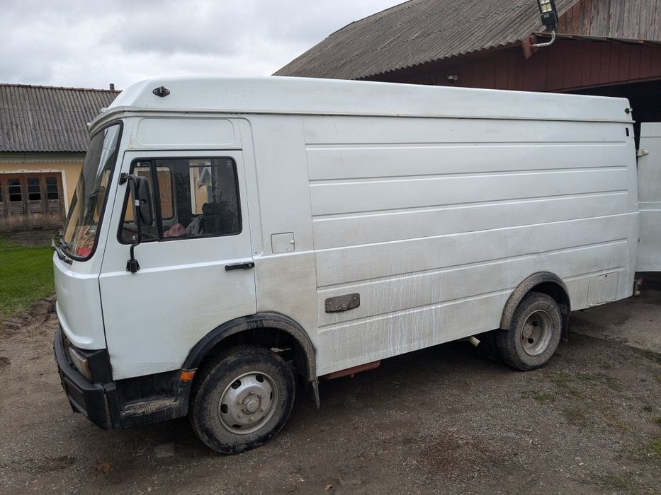 Продаю івеко зета  в хорошому робочому стані  машина на рамі  мотор