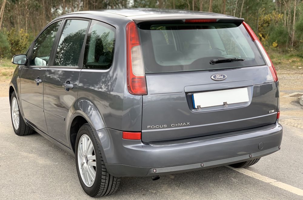 Ford Focus C-Max versão Ghia 110cv