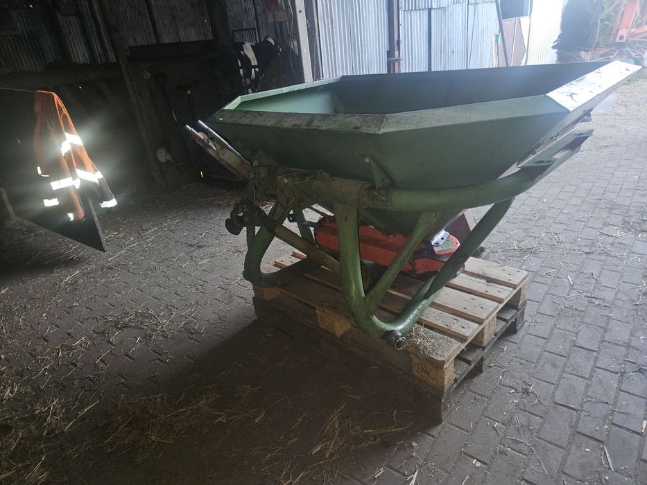 Rozsiewacz Amazone za-f 603 opryskiwacz przetrzasarka lejek