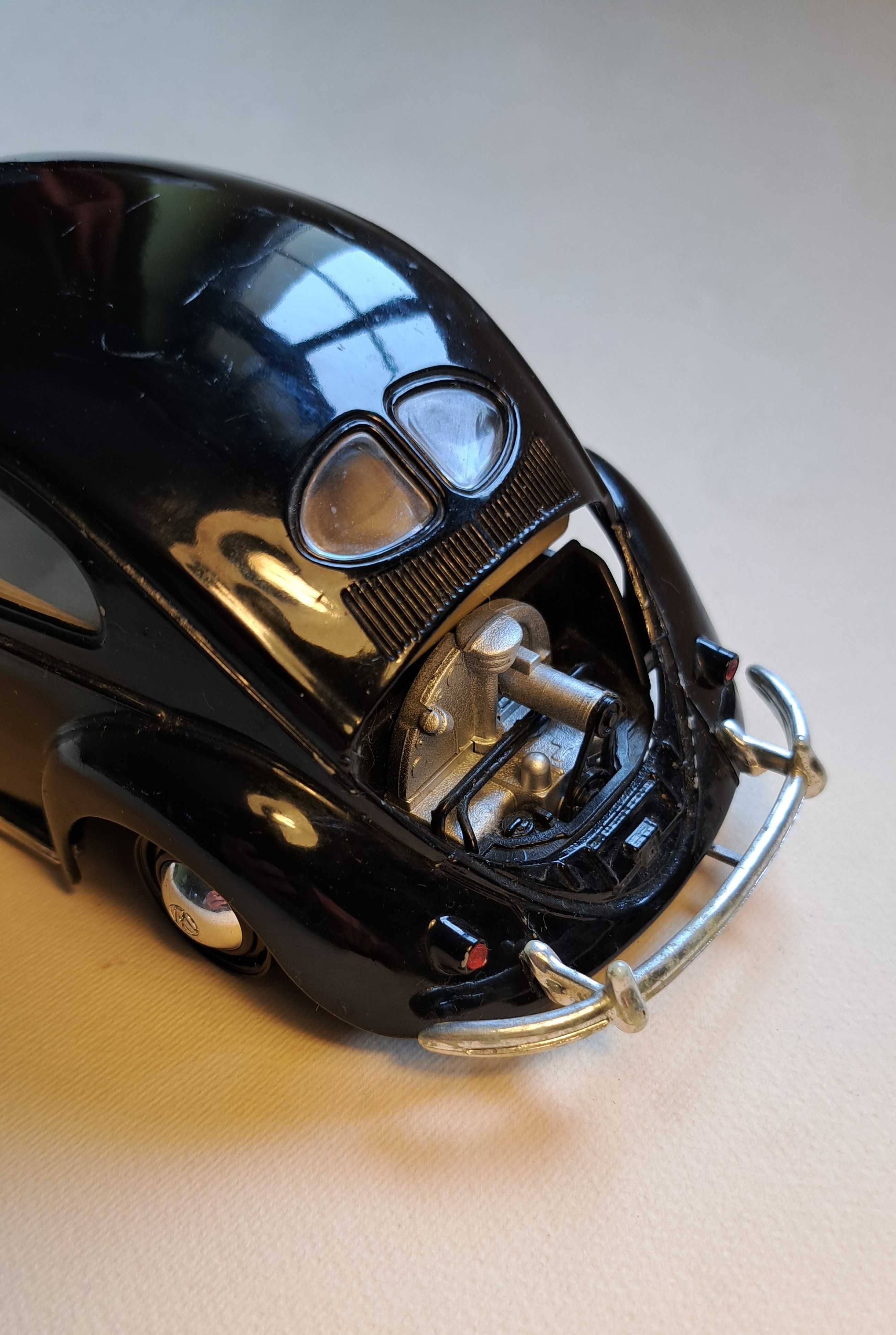 VW Garbus model metalowy skala 1:18 -uszkodzony