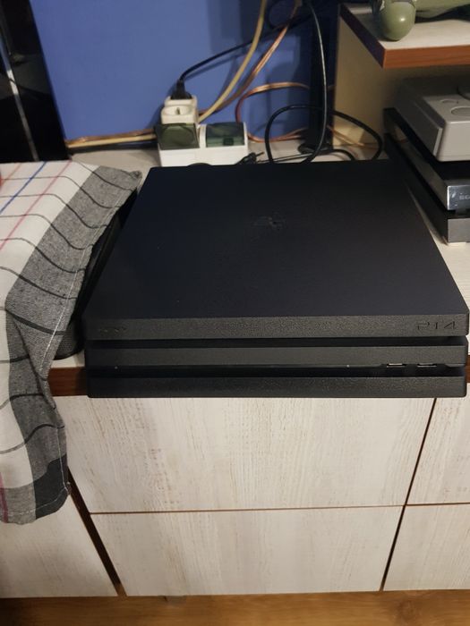 Ps4 pro 7016b sprzedam