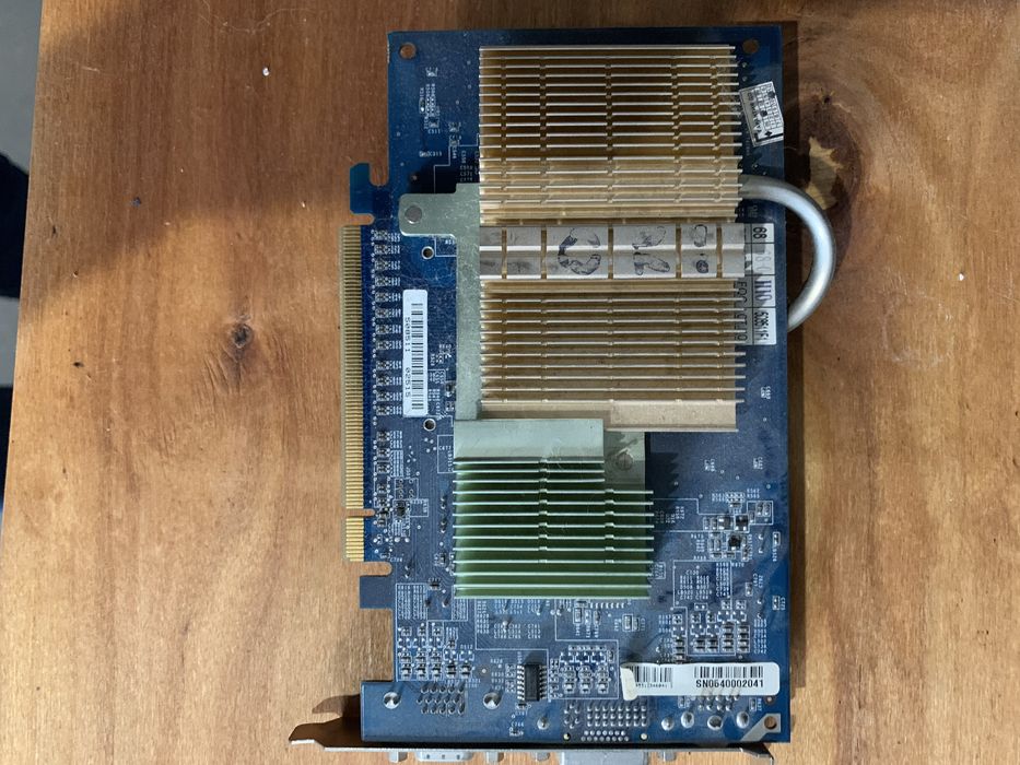 Корпус компьютера с платами