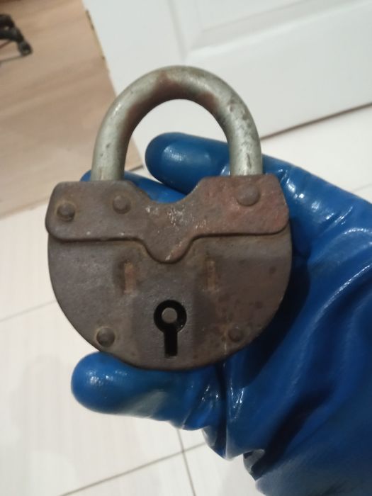 Замок навесной...