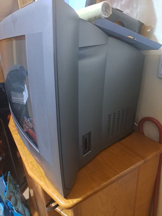 TV PHILIPS a funcionar