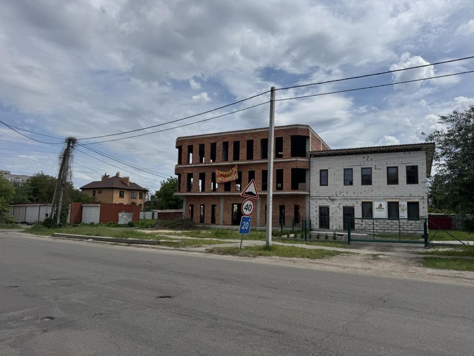 Боярка продаж будівлі Фасад 500квм + парковка