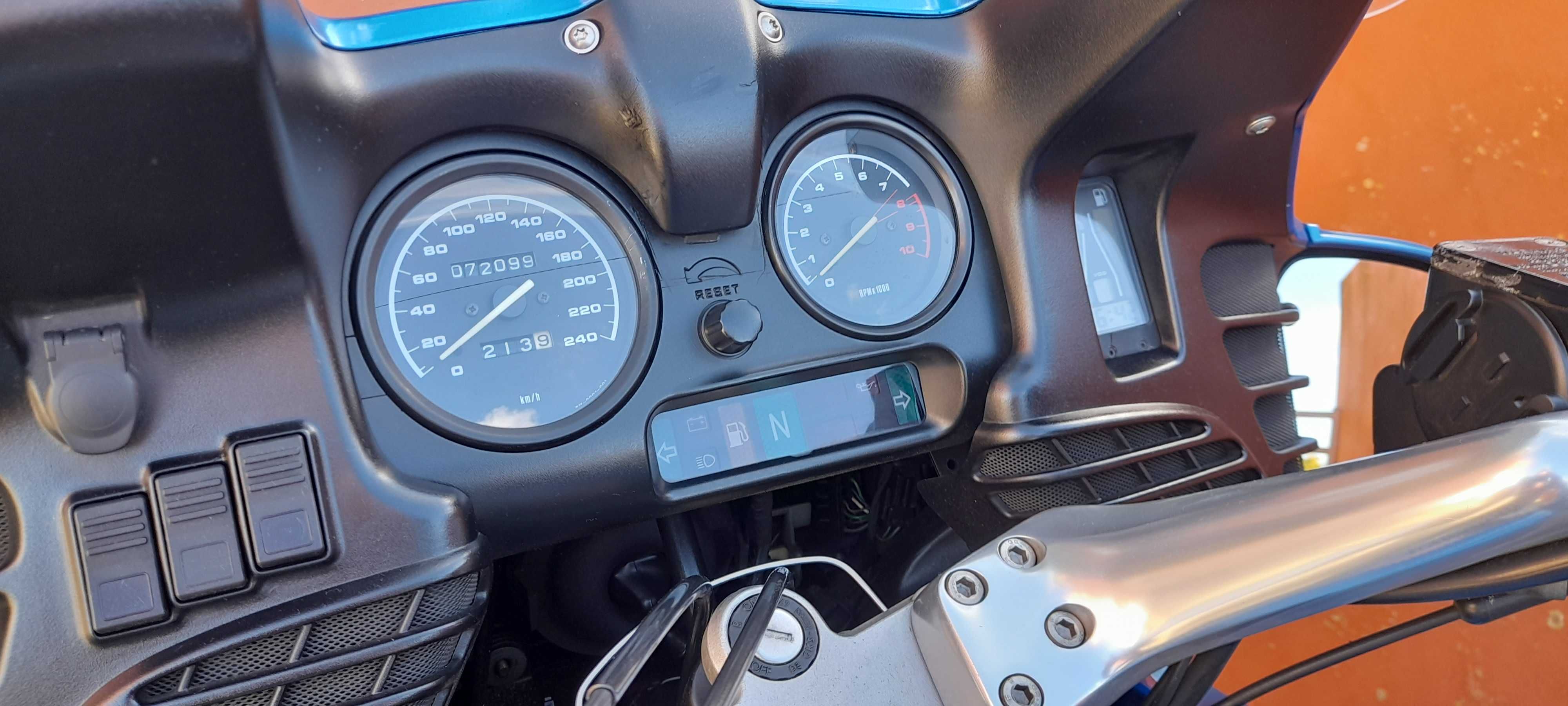 BMW R1100RT ano 2000 - Excelente Estado