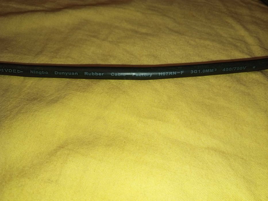 Kabel 3 żyłowy z wtyczką H07NR-F 3G1.0 MM2 450/750 volt -  1.6metra