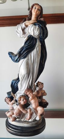 Imagem de Nossa Senhora com anjinhos. Peça muito bonita.