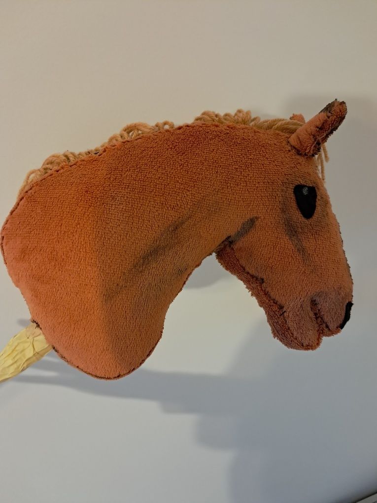 Hobby horse kasztanowaty