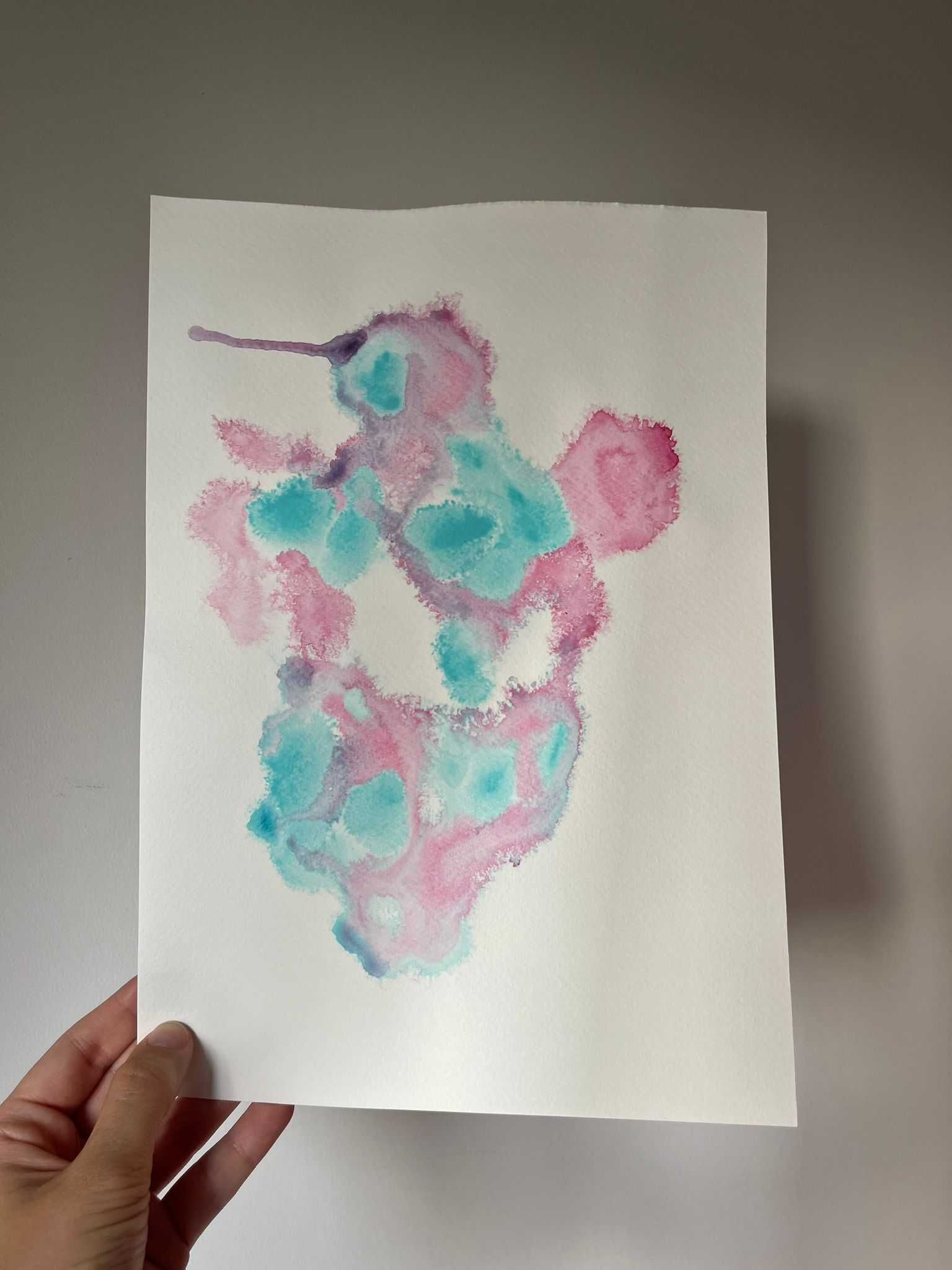Pintura abstrata em acrílico em tons de rosa e azul