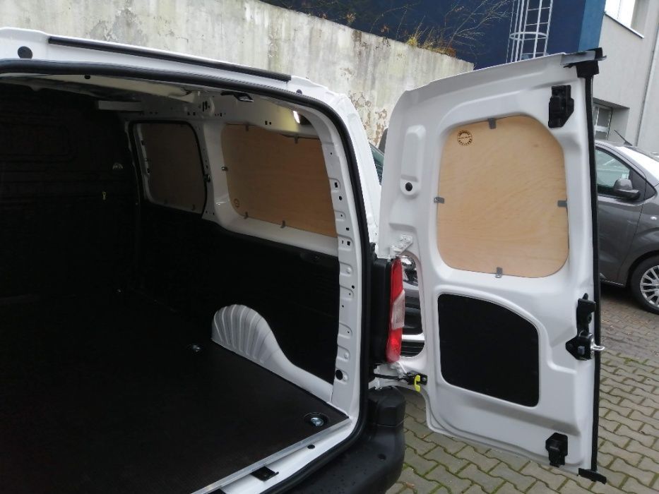 Peugeot Partner L2H1 Zabudowa auta samochodu dostawczego busa
