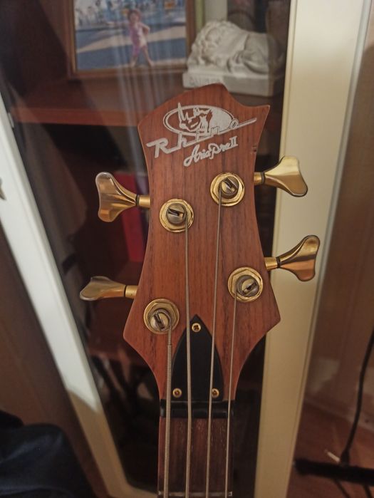 Бас гитара Aria pro ll rhino.(Korea).