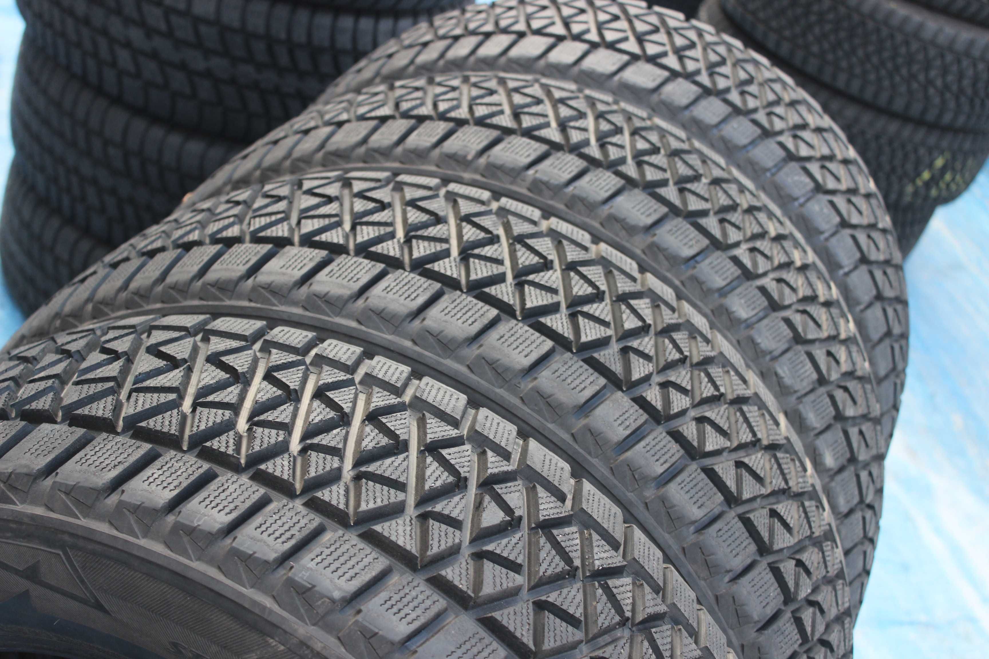 235-60-R18 BRIDGESTONE BLIZZAK 4 штуки зимней резины GERMANY