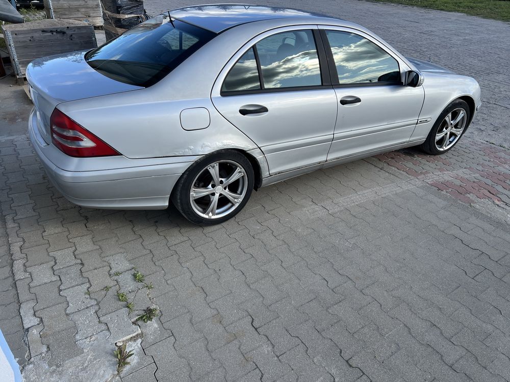 Części Mercedes w203 c240 manual silnik M112 2.6 V6 v8 srebrny sedan