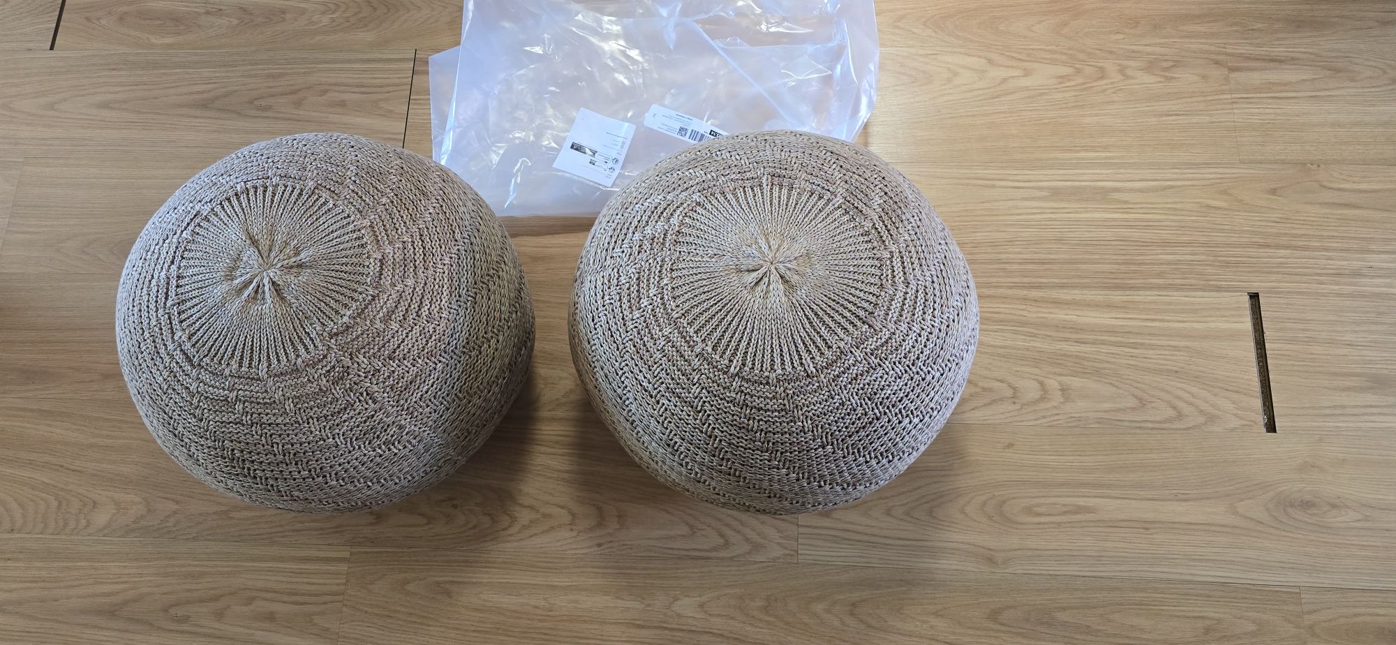Dois Pufes SANDARED IKEA NOVOS

Pufe, bege, 45 cm