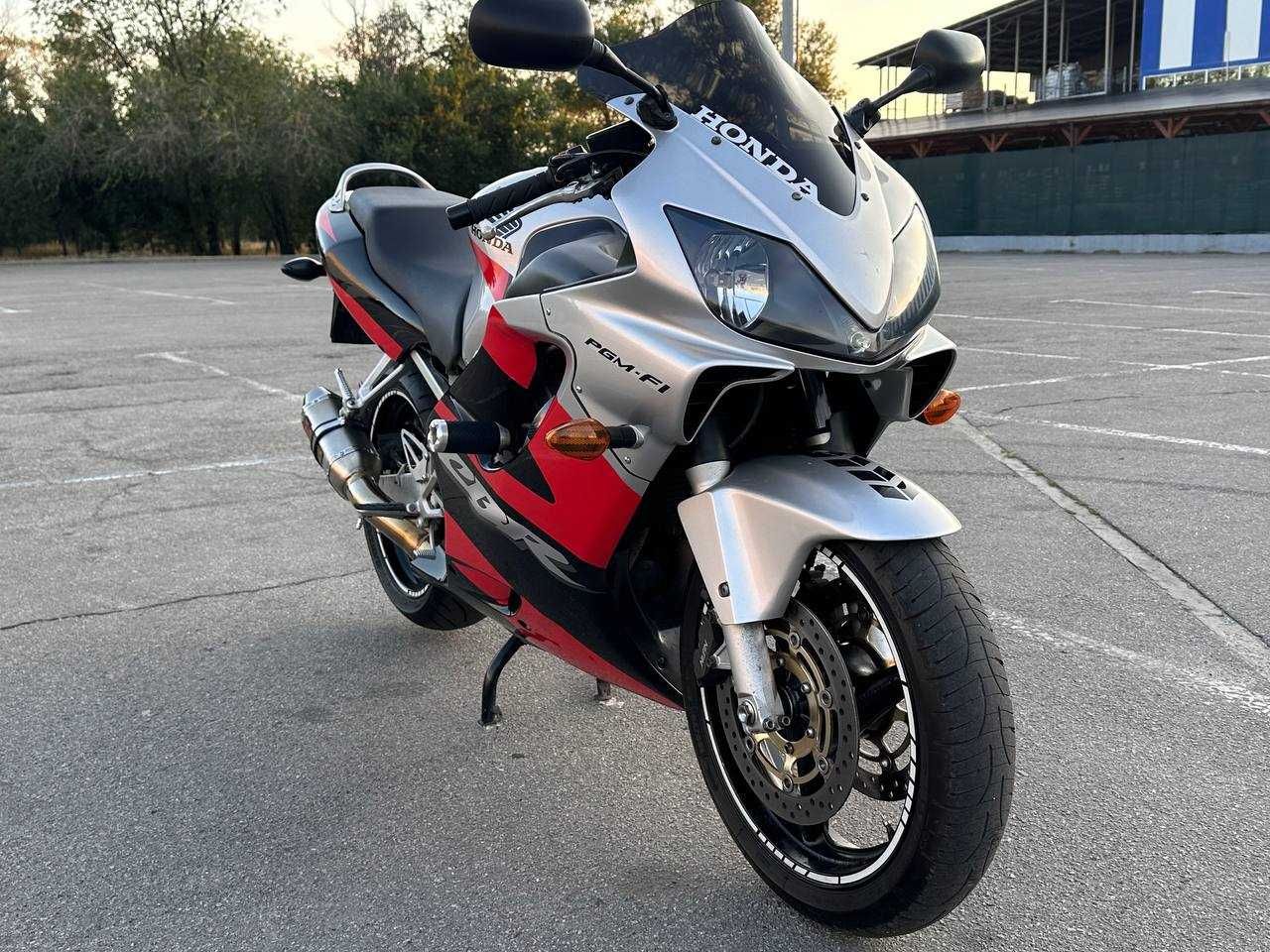 Honda CBR 600F4i