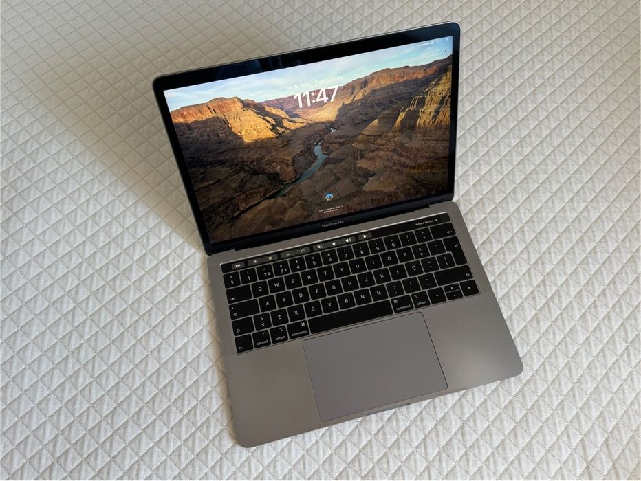 Macbook Pro - Intel i5 | 8GB Ram | 256 GB SSD