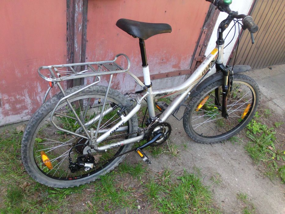 Rower Giant MTX 225 młodzieżowy lub dla seniora Alu . Koła 24 cale