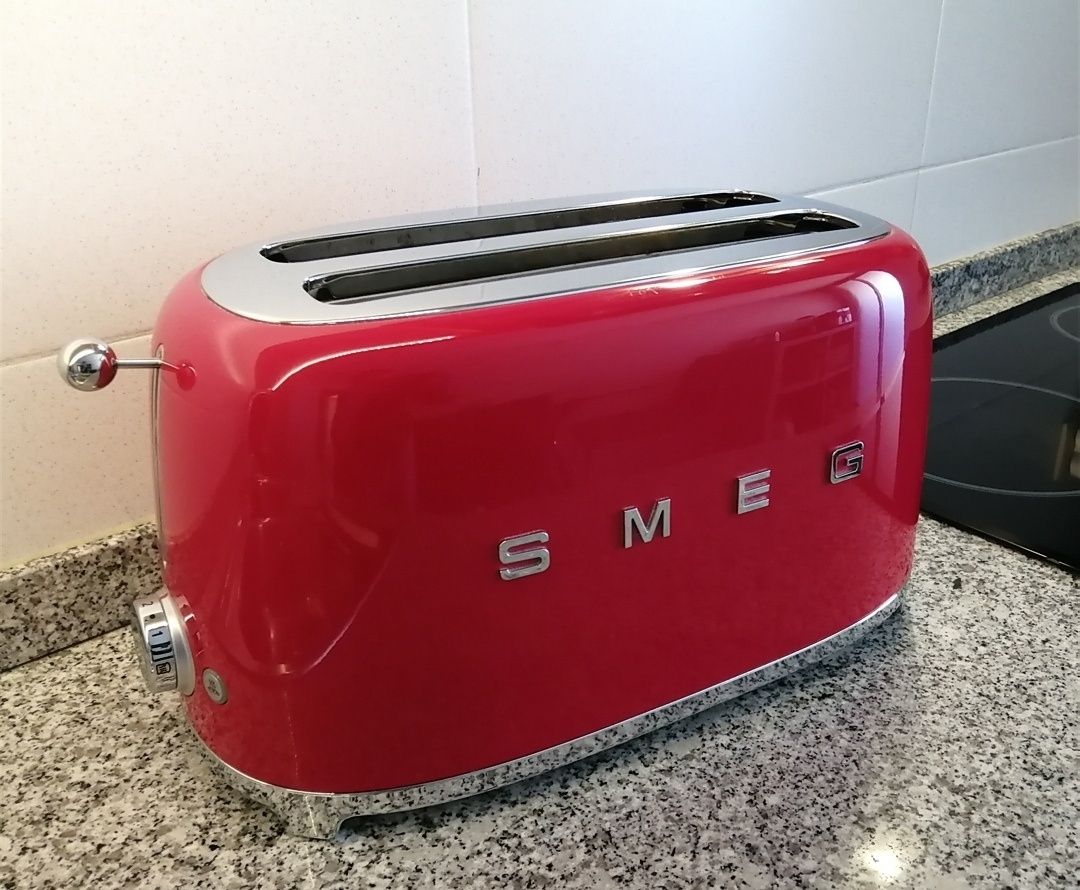 Torradeira SMEG 4 tostas vermelha