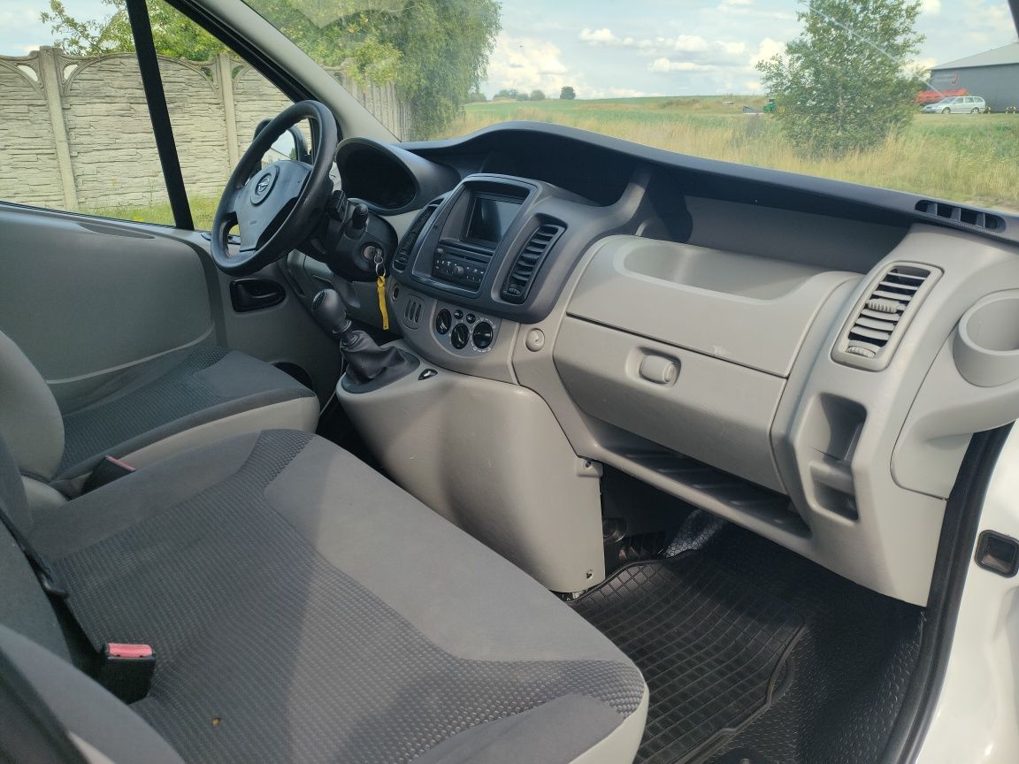 Opel Vivaro 2.0 CDTi 101 KM 2012 Trafic Primastar