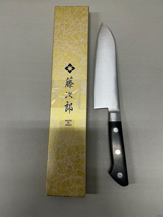 Японський професійний кухонний ніж сантоку Tojiro Classic