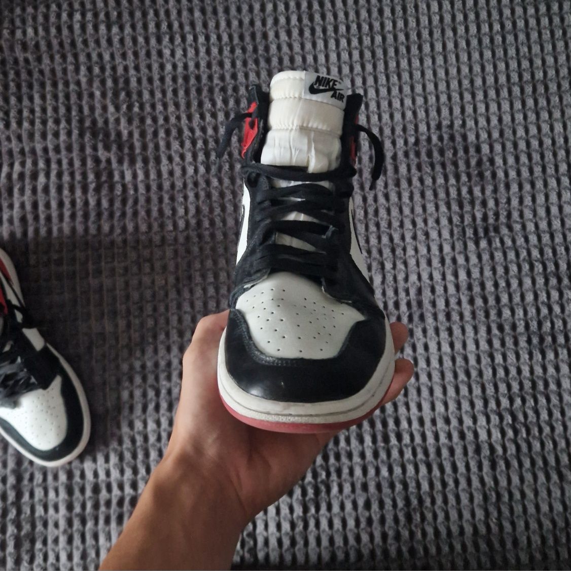 Nike air Jordan 1 high satin black toe