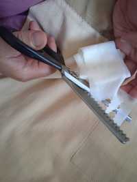 Ножиці з фігурним зубчистими краями для ручної роботи.