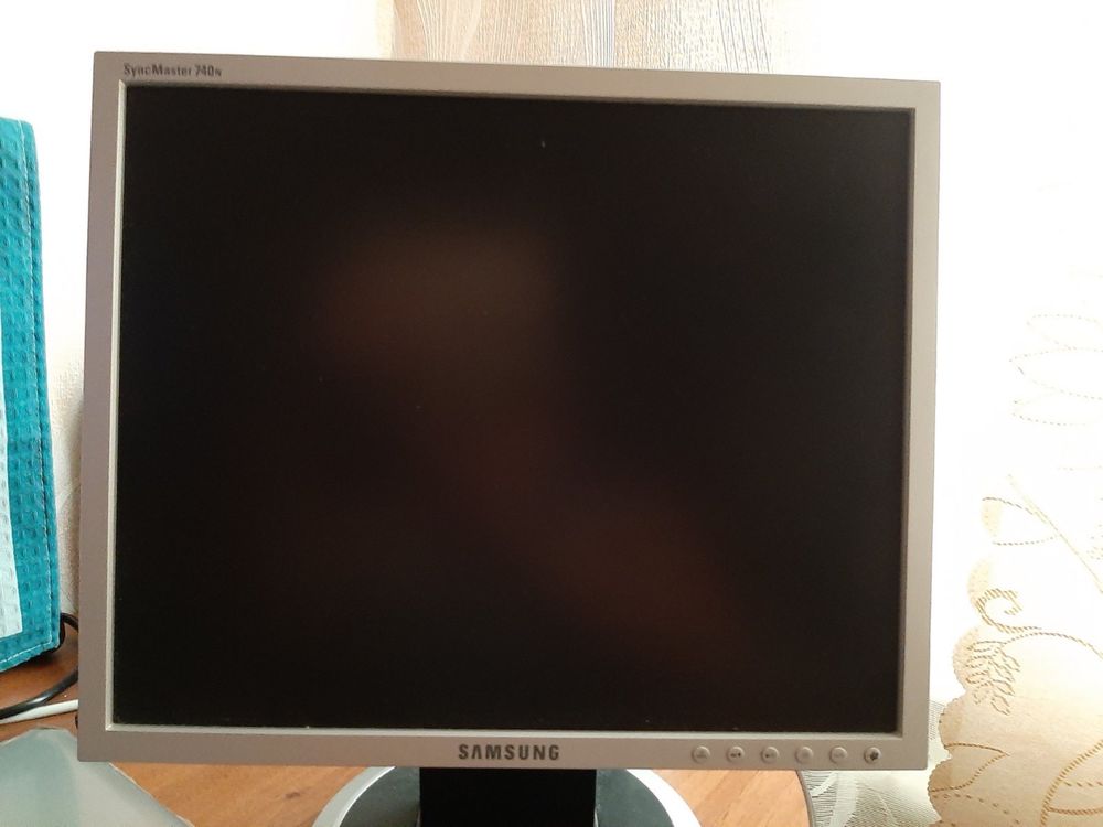 Монитор Sync Master 740n