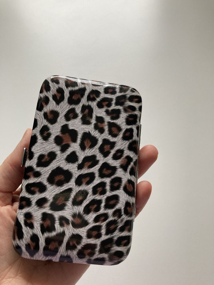 Zestaw przybornik do manicure etui w panterkę