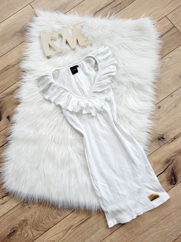 Biała sukienka prążek dopasowana Mini