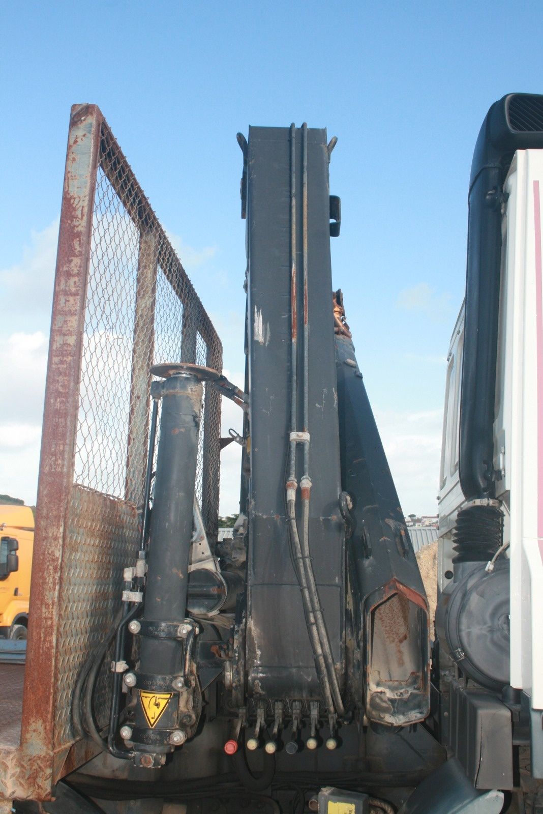 Daf 85CF 380 4 eixos
