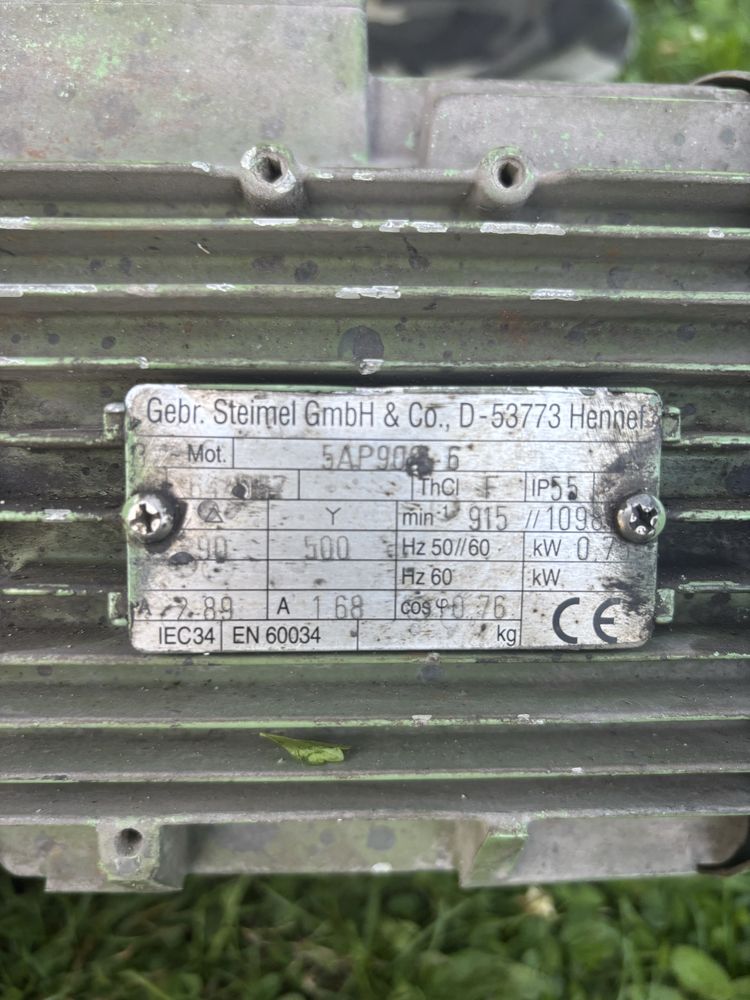 Silnik z pompa hydrauliczna olejowa