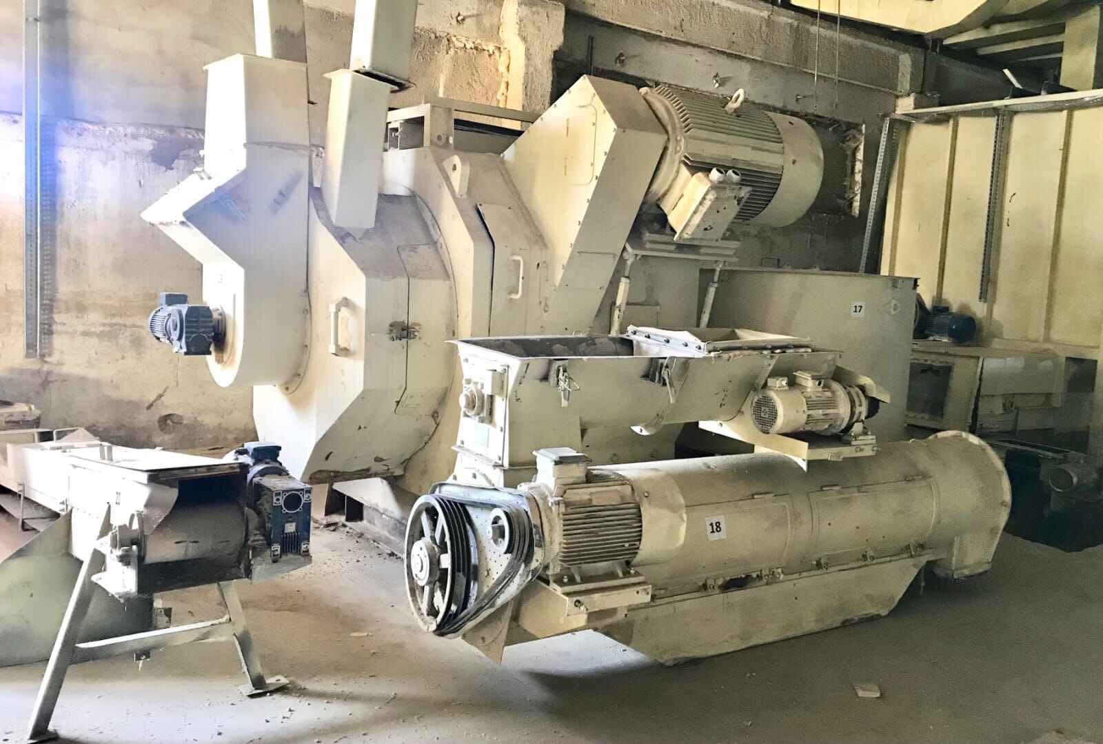 Прес гранулятор для пресування деревних пелет, комбікормів