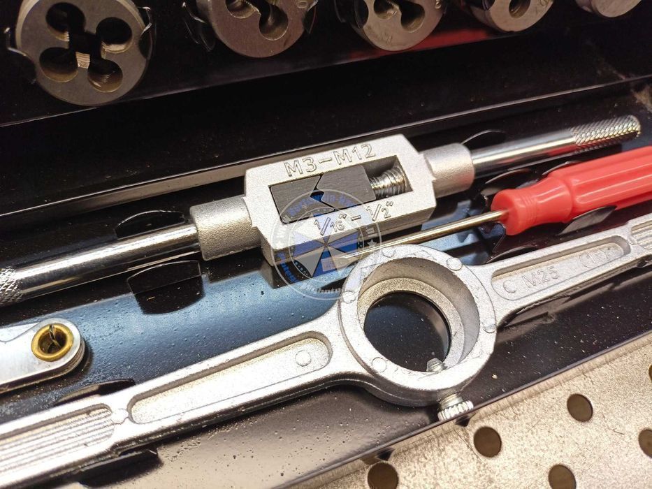 Zestaw gwintowników i narzynek M3-M12 32el gwintowniki