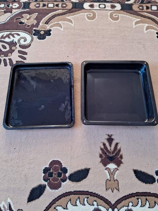 Протвінь, деко, бритванка.