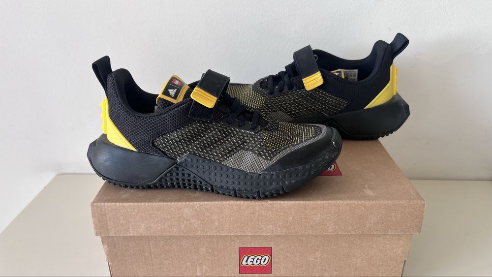 Ténis Adidas Lego NOVOS!