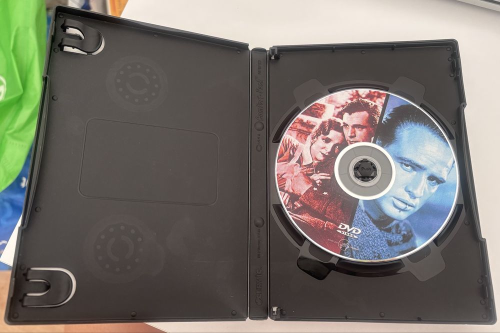 DVD “Adeus às Armas” e “Cinco Anos Depois”