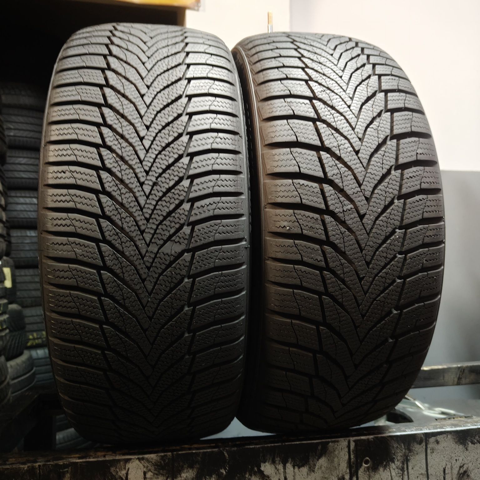 225/45/18 XL Sprzedam parę opon zimowych Nexen