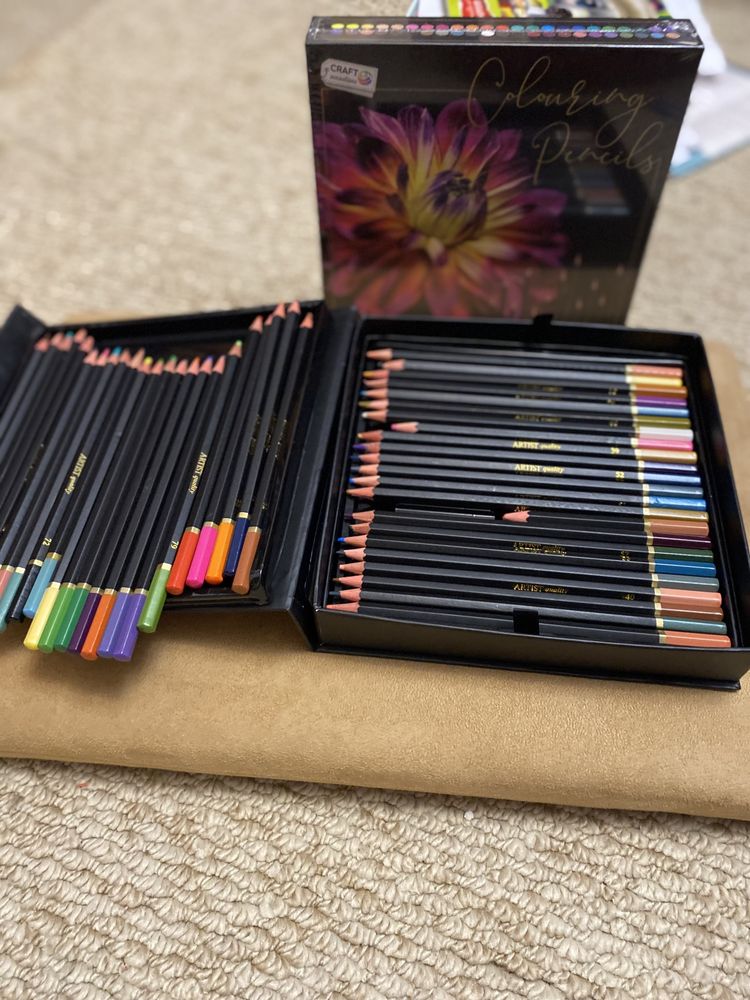 Професійні кольорові олівці 46 шт