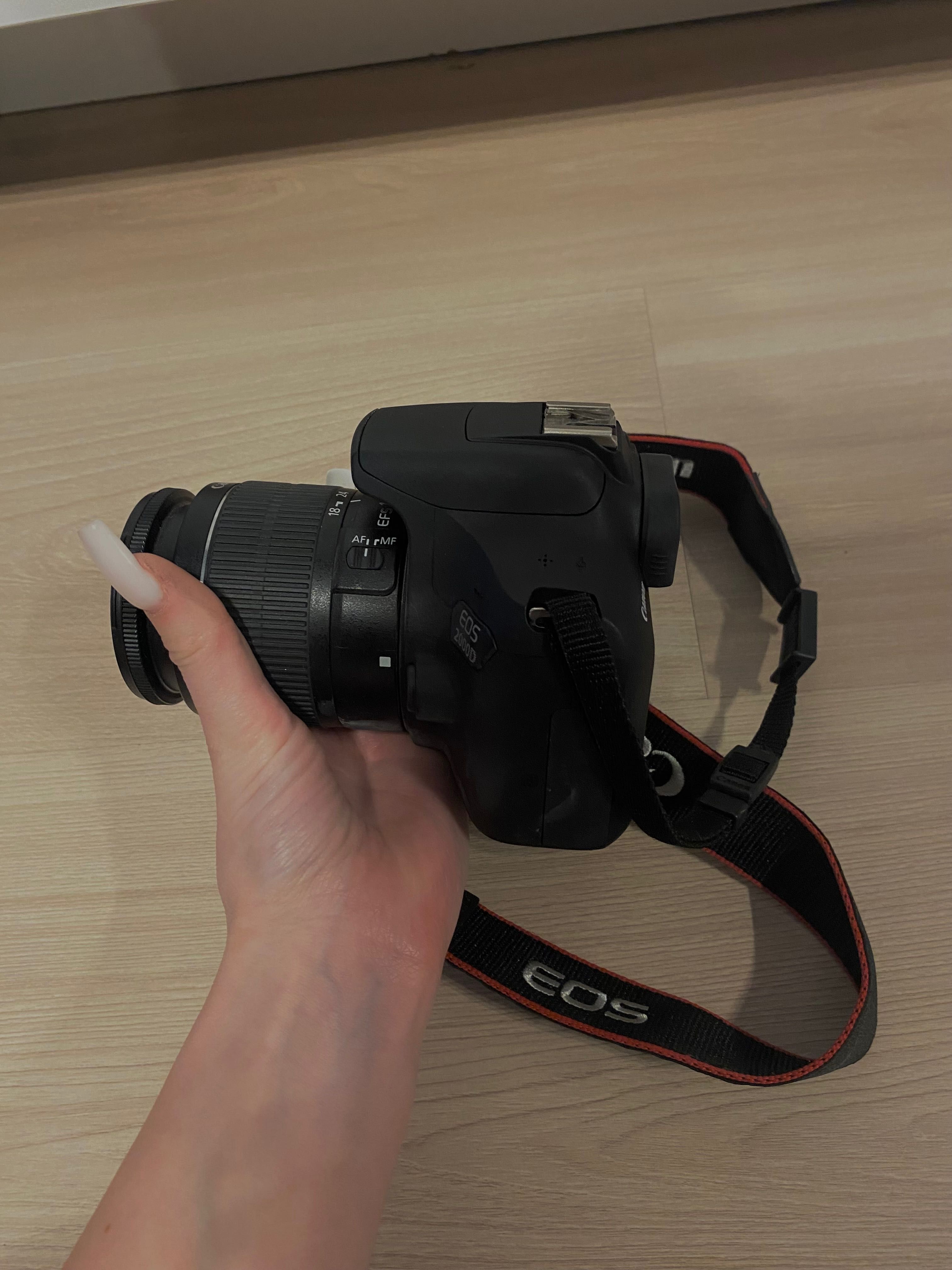 Canon EOS 2000D + torba + bateria + pasek + ładowarka – stan idealny!