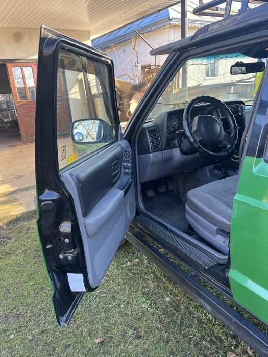 Jeep Cherokее 2,5 td (гріється двигун)